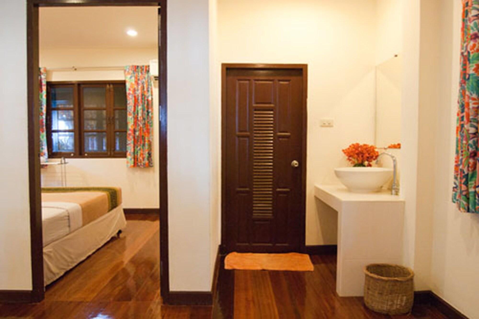 Baan Klang Aow Beach Resort Бан Крут Екстериор снимка