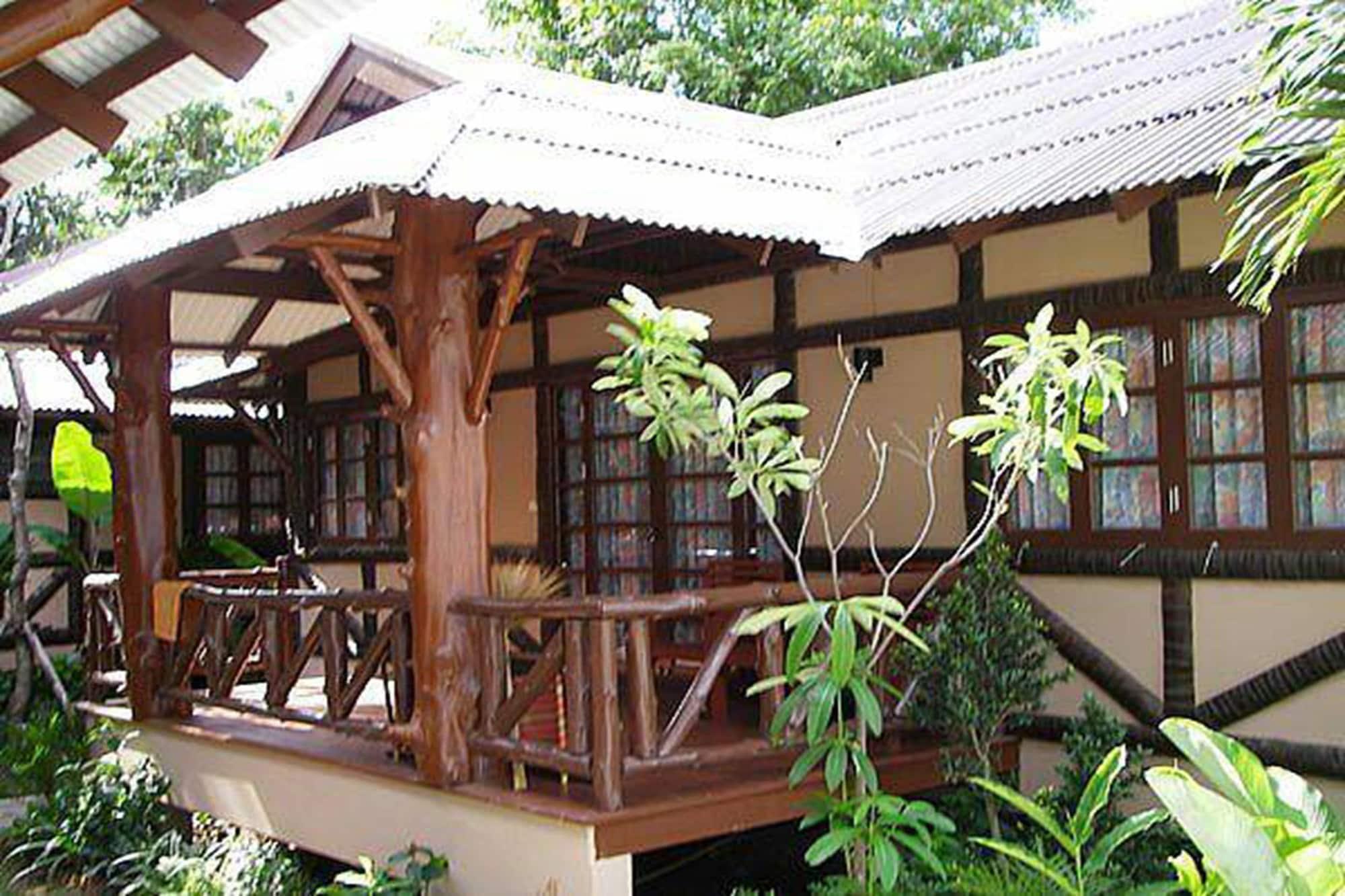Baan Klang Aow Beach Resort Бан Крут Екстериор снимка