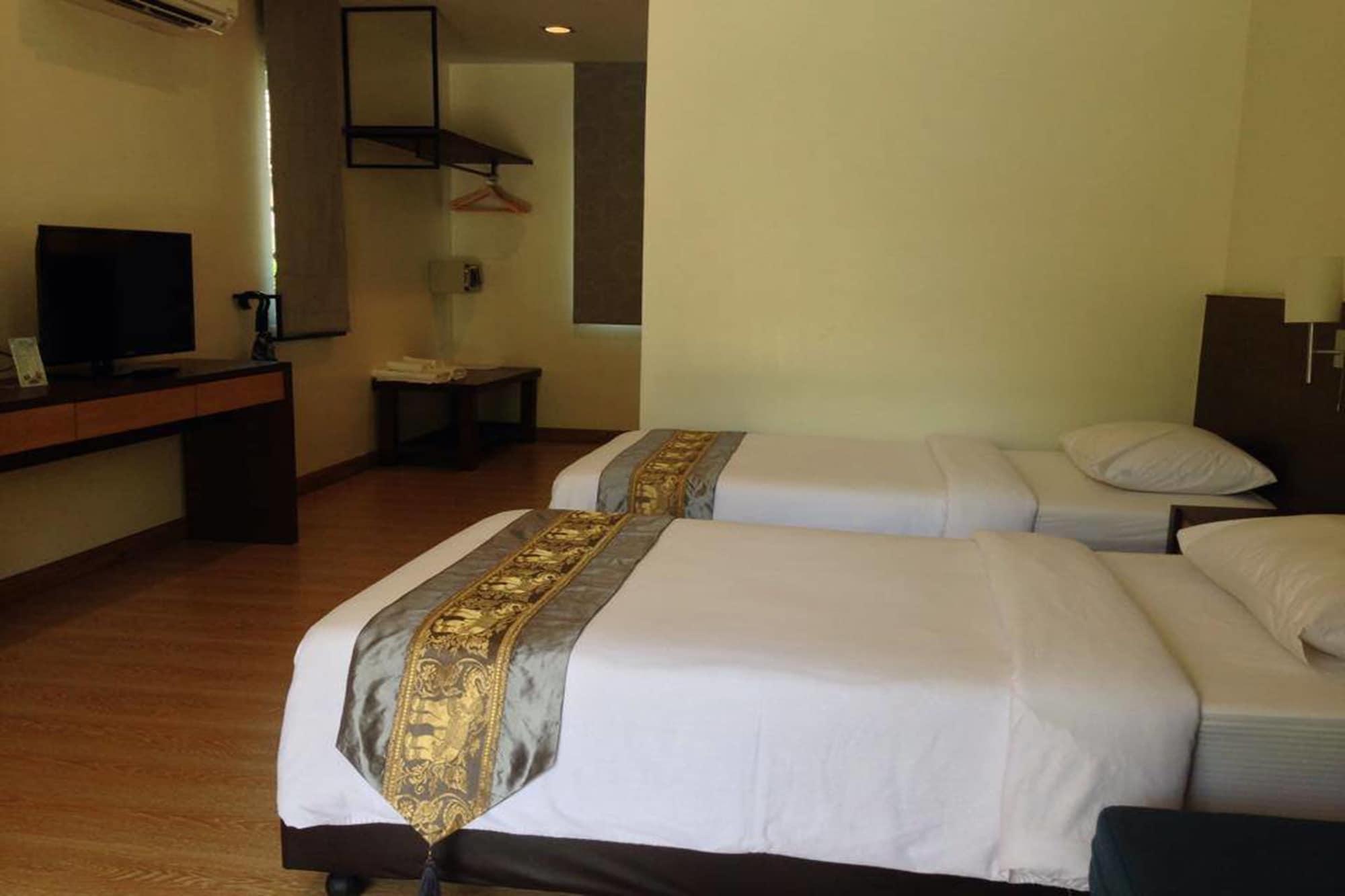 Baan Klang Aow Beach Resort Бан Крут Екстериор снимка