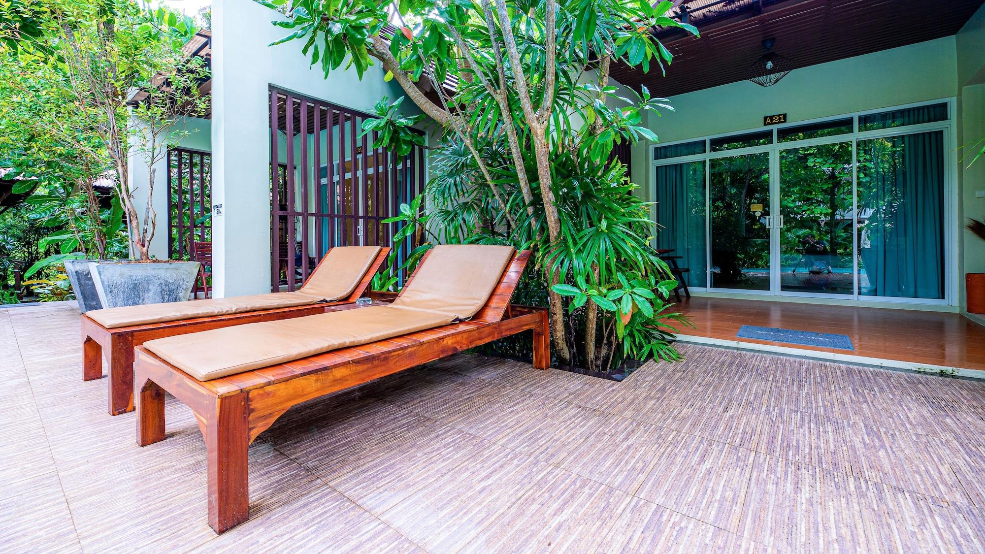 Baan Klang Aow Beach Resort Бан Крут Екстериор снимка