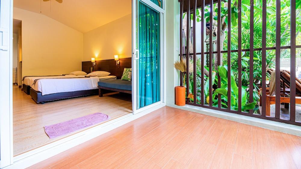 Baan Klang Aow Beach Resort Бан Крут Екстериор снимка