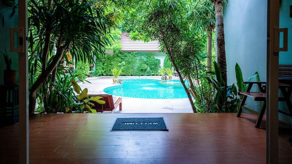 Baan Klang Aow Beach Resort Бан Крут Екстериор снимка