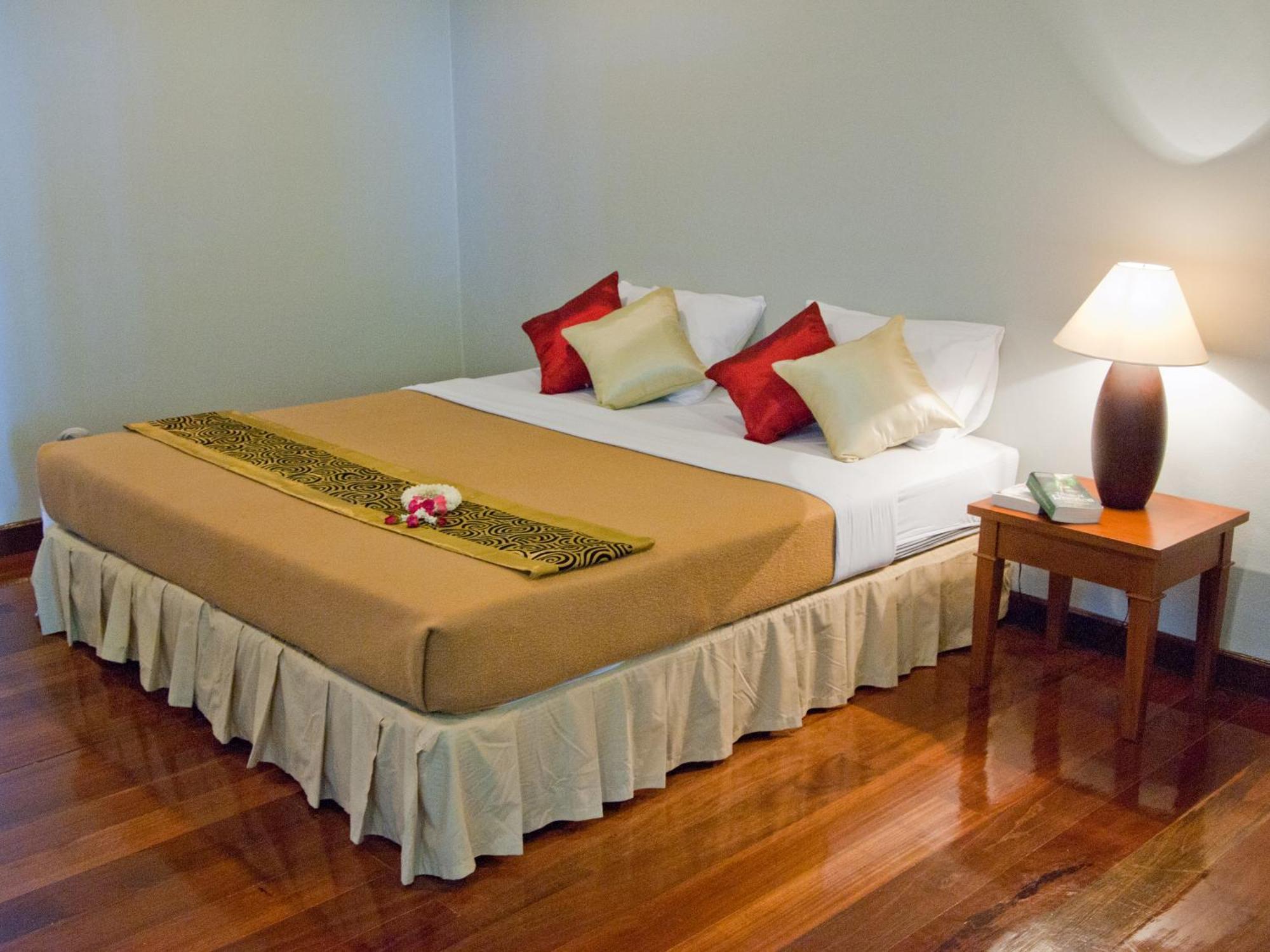Baan Klang Aow Beach Resort Бан Крут Екстериор снимка