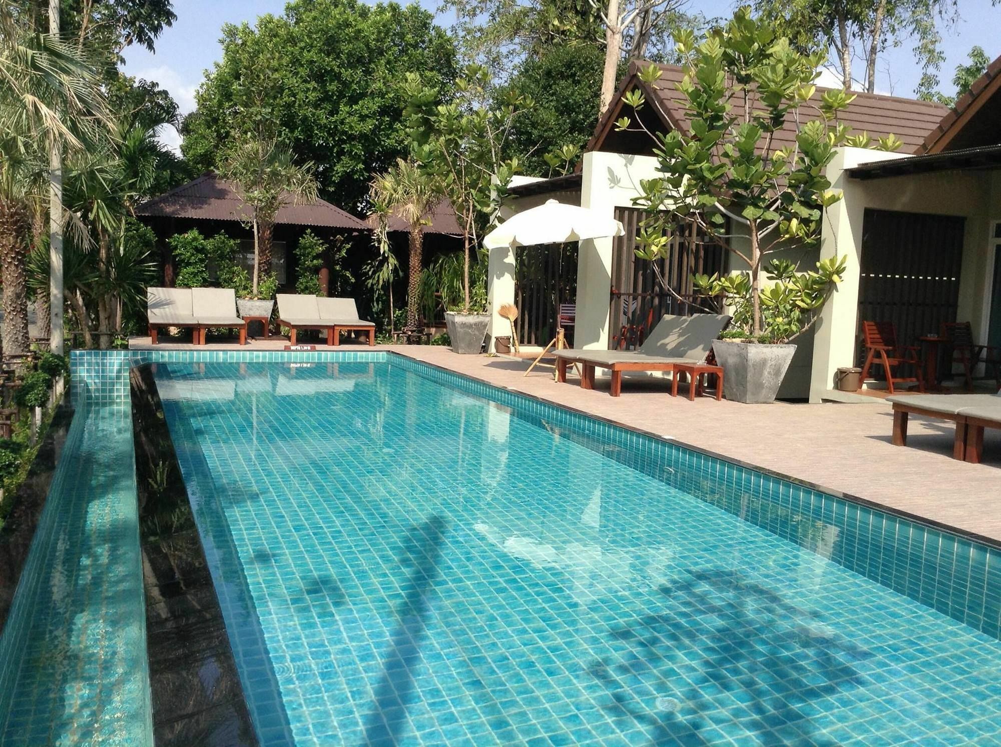 Baan Klang Aow Beach Resort Бан Крут Екстериор снимка